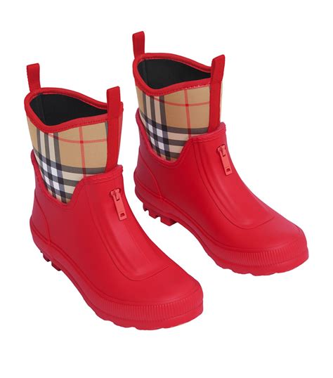 low burberry rain boots